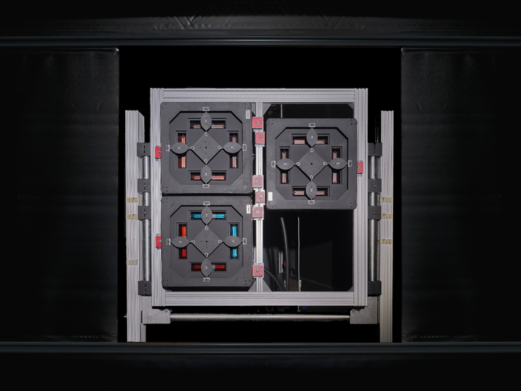 HighLIGHTSAT solar panel sun simulator for space applications